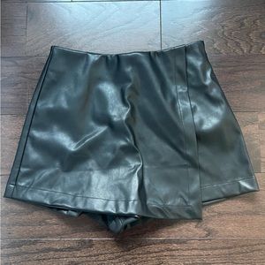 Faux leather skort